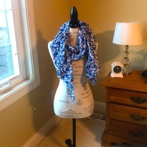 Blue floral light weight scarf